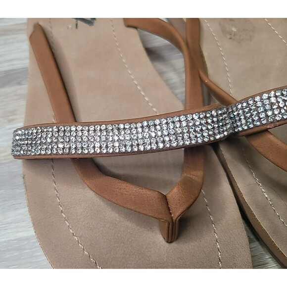 Seven7 Bondi Caramel Women's Size 10 Faux Leather Slip On Thong Sandals Flat NEW - Picture 3 of 7